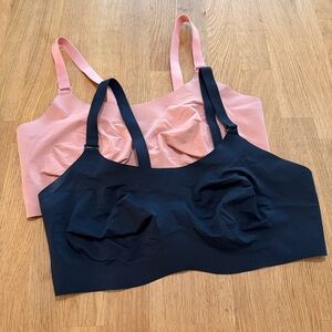 Knix Size 7 Black Pink Lot of 2 Seamless Wireless Bras